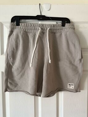 Hollister Men's Light Gray Drawstring Fleece Shorts size M